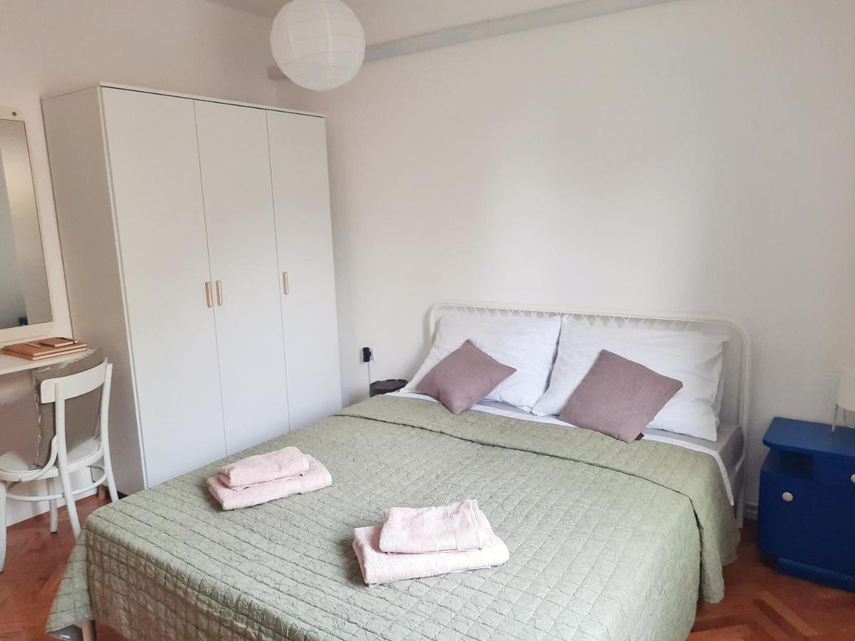 Apartment Nino In Pula Extérieur photo